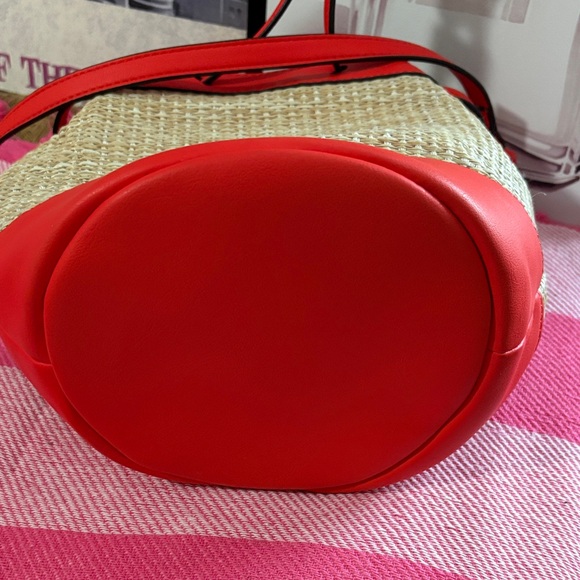 Simply Vera Bucket Bag NWOT raffia and vegan bag and a tote vegan bag - Picture 4 of 9